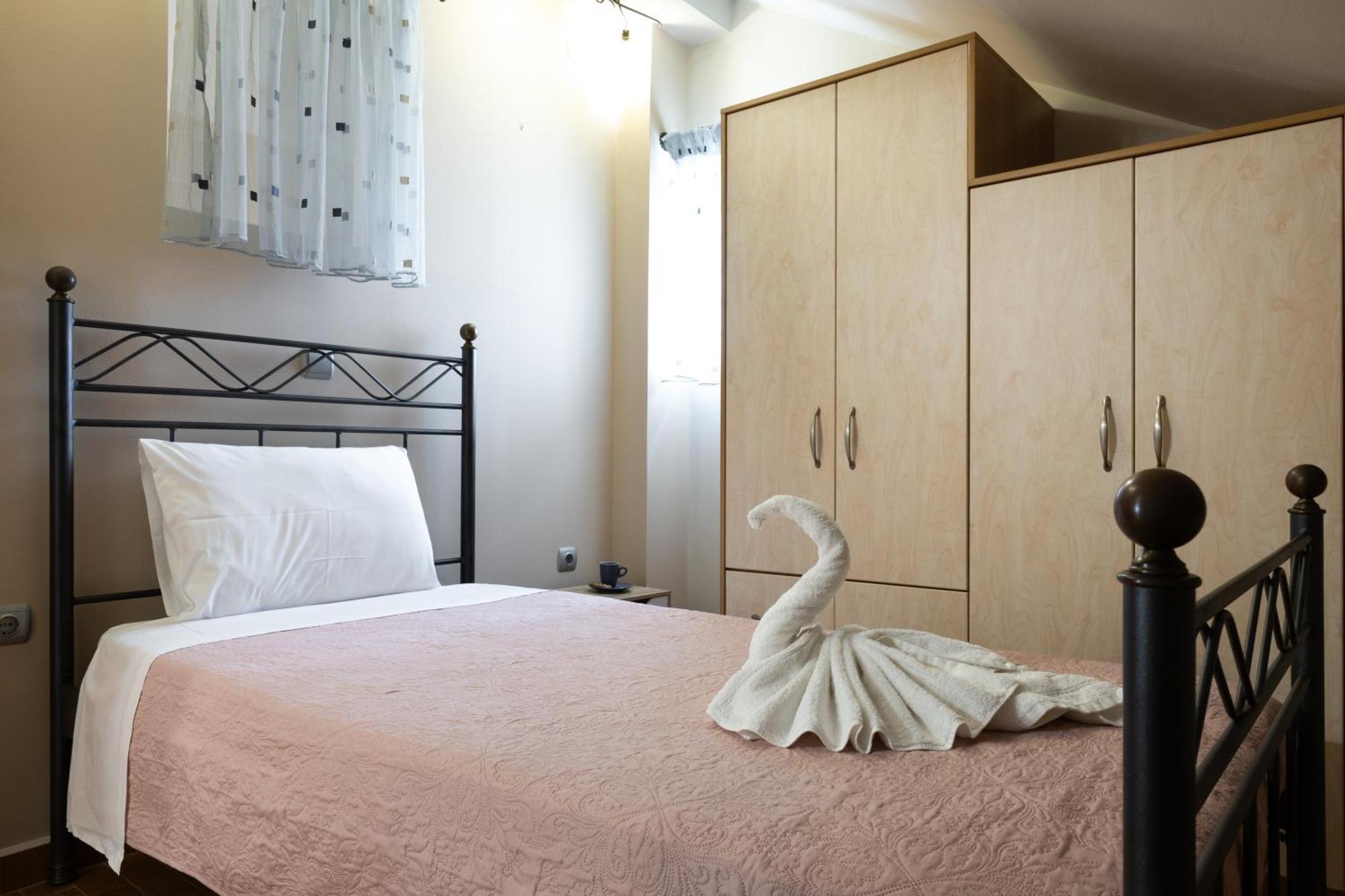 Pavlos Apartments Argostoli  Bagian luar foto