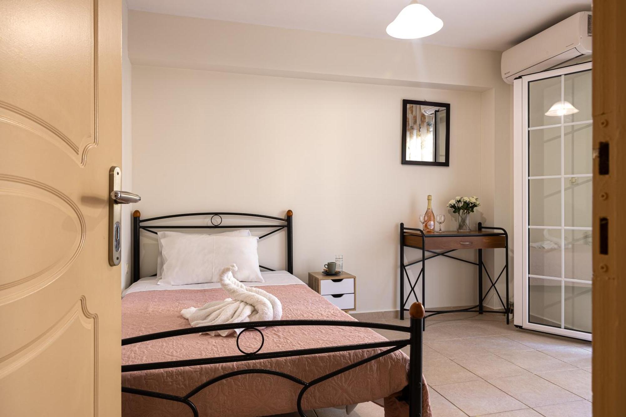 Pavlos Apartments Argostoli  Bagian luar foto